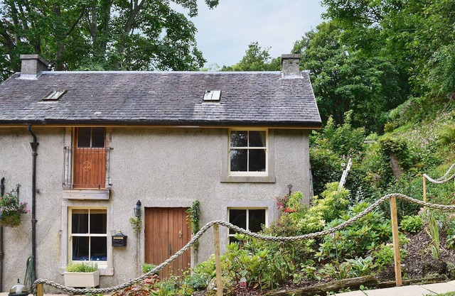 1 bedroom accommodation in Cove near Helensburgh
