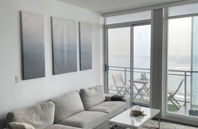 1 Bedroom in a Penthouse (2 BR) Apartment- Lakeview - CityPlace
