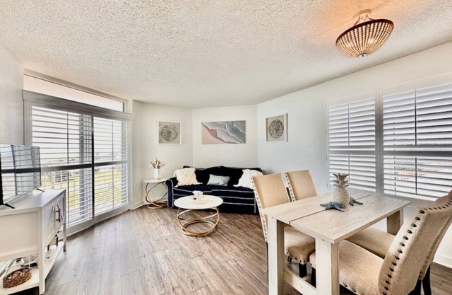 1 bedroom King bed North MB 441