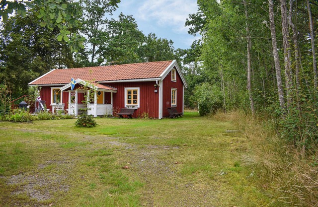 1 bedroom lovely home in Johannishus