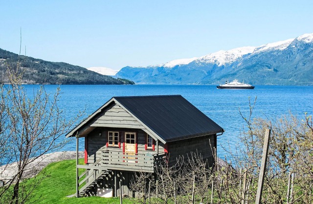 1 Bedroom Private Vacation Home In Tjoflot