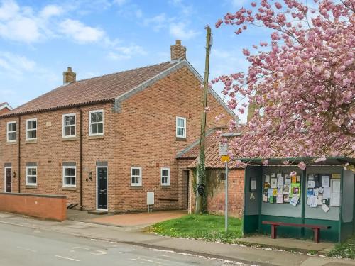 1 Kirkby Cottages