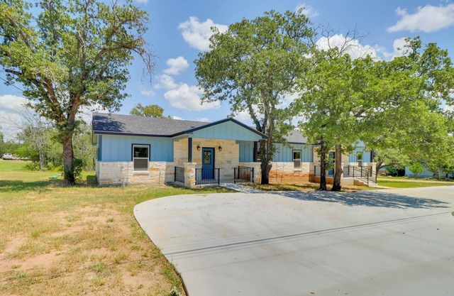 1 Mi to Lake LBJ: Peaceful Home w/ Patio & Yard!