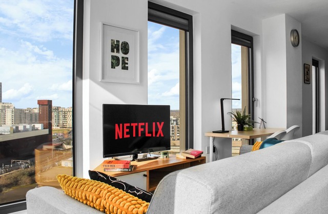 1 Minute to Station | Gym | Smart TV | Westfield Shopping Centre