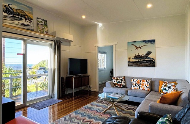 1 Minute Walk to the Beach - Arrawarra Point Guest Suite