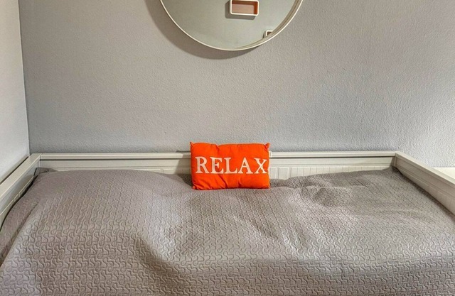 1 room apartment with garden