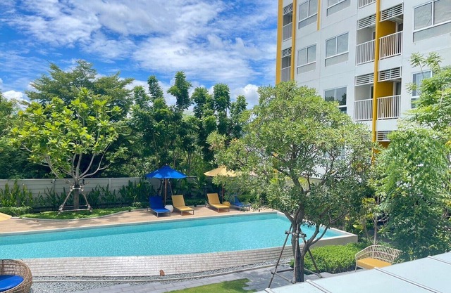 1 room apartment with complete equipment as well as pool and fitness close to the center.
