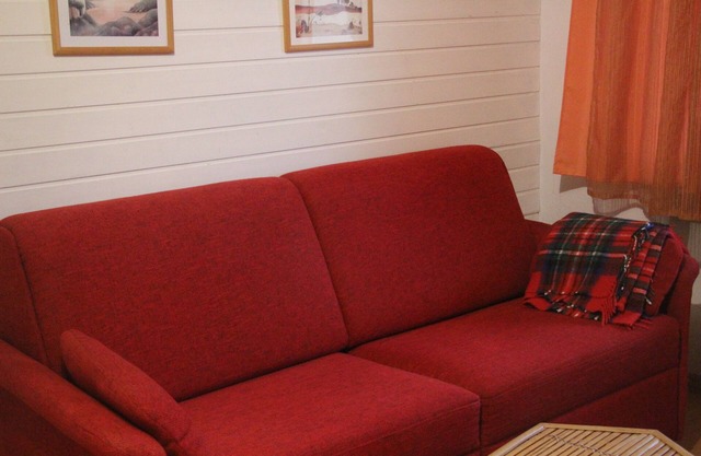 1 Studio Flat walking distance to ski lifts (we have 2 in the same building)