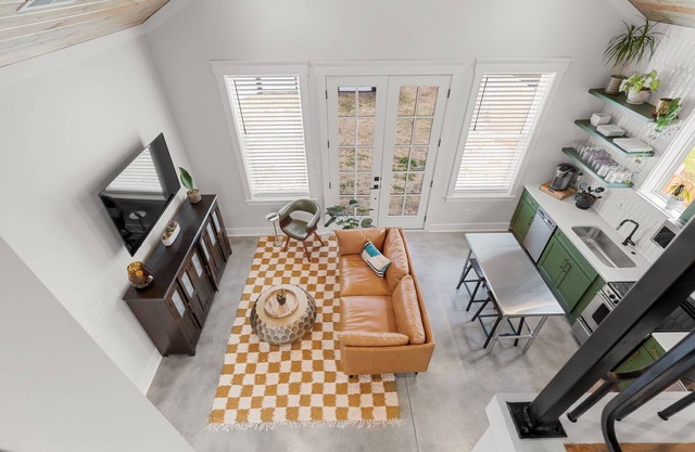 10 mins to Broadway! Private Guest House w/patio; Walkable to coffee & bars.