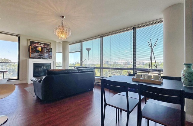 10 minutes to YVR, 2 bedrooms, 2 full bathrooms,high-rise with beautiful views