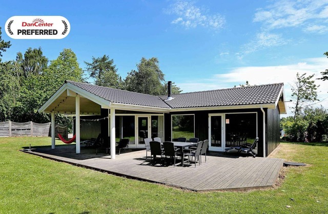 10 person holiday home in Gilleleje-By Traum