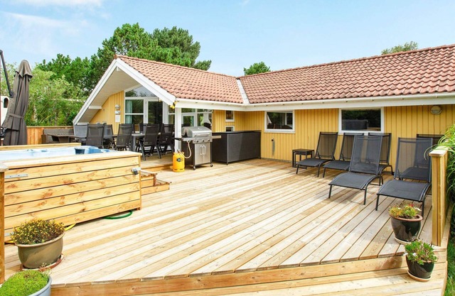 10 person holiday home in Væggerløse-By Traum