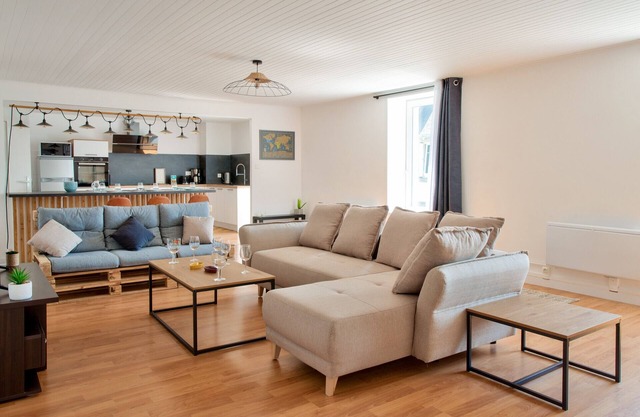 100m from Loctudy Harbour, nice flat for 6 people