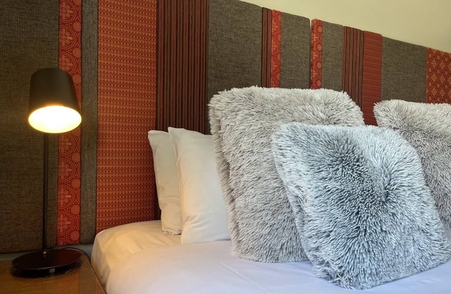 109 Simply Devine Hay St 2x2Apt Pool+Gym