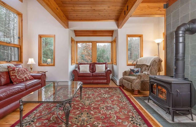 10ac, Wood Stove & Private | Wright Reservoir Est.