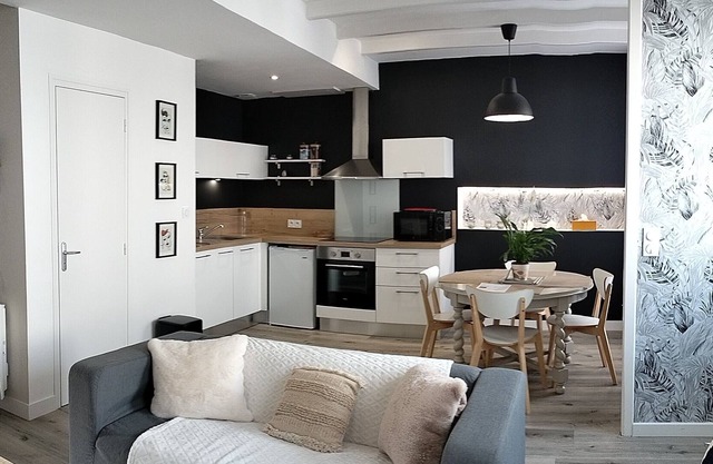 10min from Puy du Fou, charming townhouse
