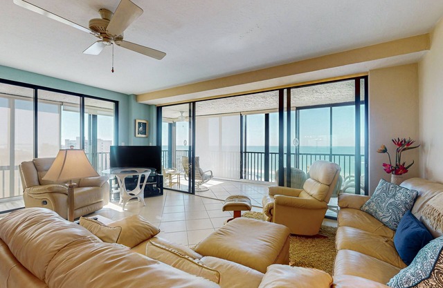 10th-floor apt w/direct ocean views, private beach access, on-site pool, tennis
