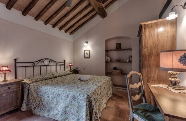 11 AREZZO - Poolfront (second floor)
