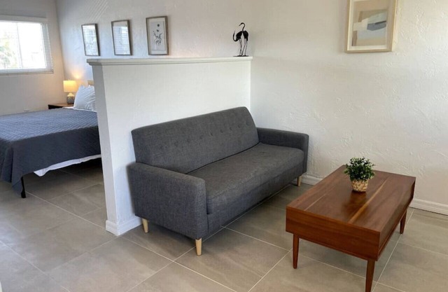11 · Surf n Sand Studio Apartment by the Water 11