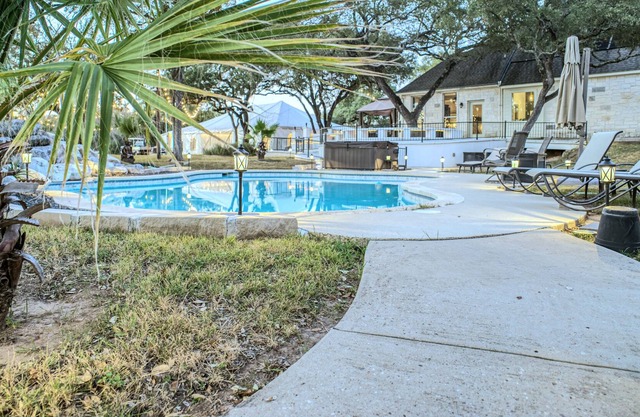 11acre Retreat w/ Heated Pool & Hot Tub