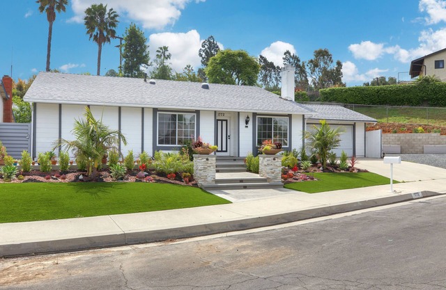 ★12 miles to Disney - Spacious backyard ★