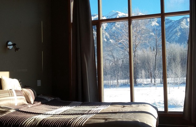 120 Acres With Trails and Hot Tub!7 minutes south of Golden