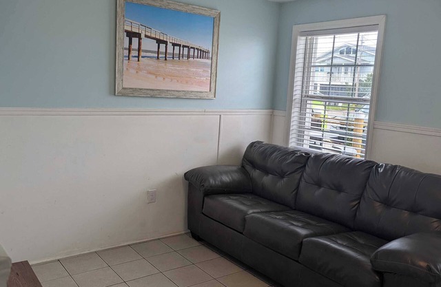 125 Atlantic Avenue Unit F - Pet Friendly! Walk To The Beach and Pier! 1BR -1BA