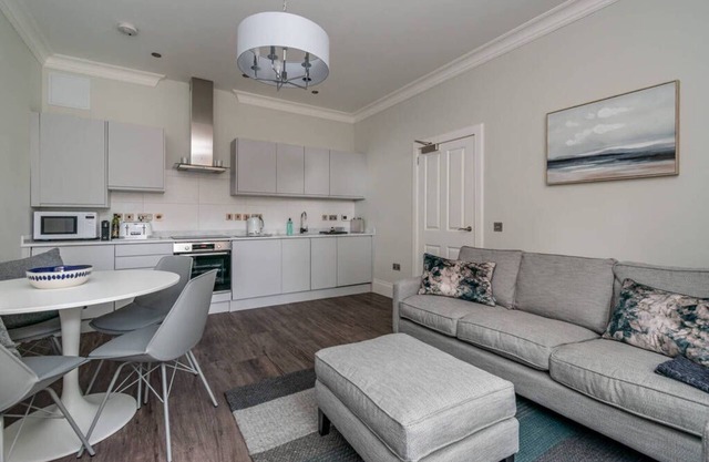 14 South Street - centrally located apartment sleeping up to 4