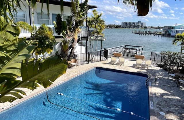 14 · Surf n Sand Studio Apartment by the Water 14