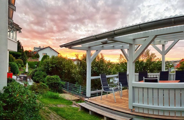 140sqm, box spring beds, a private sauna, 3 flat screen TV, garden, quiet