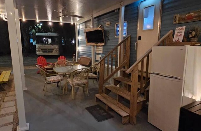 146 RV Vacation Rental n Key Largo Kampground, FL