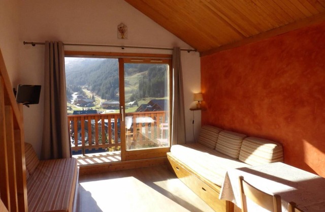 150m from ski slopes, 5th floor, tv, ski locker, 27m², Méribel