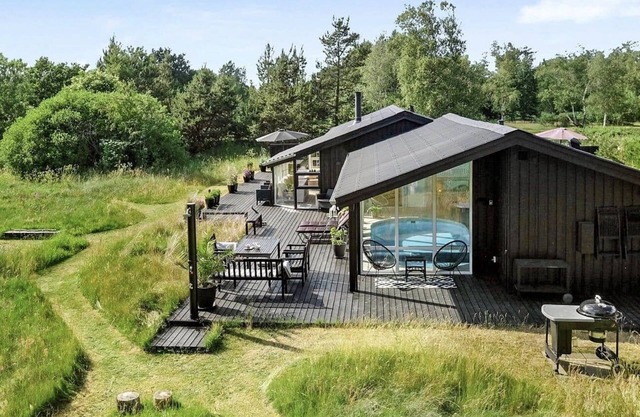 150m to beach, Indoor Pool, Fireplace, Undisturbed Privacy, Private Cottage