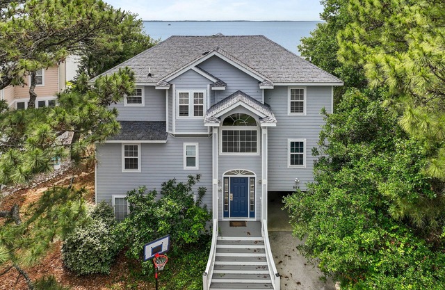 1535 - Captain Jack's, 6-bed 5.5-bath, Corolla, NC, soundfront, private pool, hot tub, game room