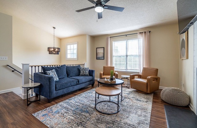 15min to LakePoint! 4BR Retreat w/Weekday Special