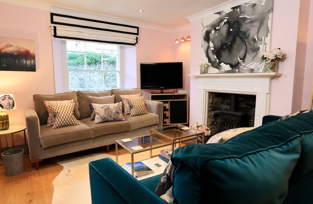 16 COURTENAY STREET, family friendly, with a garden in Salcombe