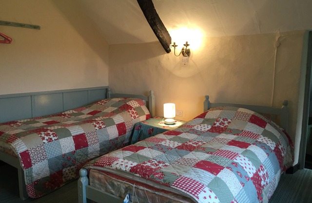 16th Century Grade II Listed Cottage in Heart of Dartmoor National Park