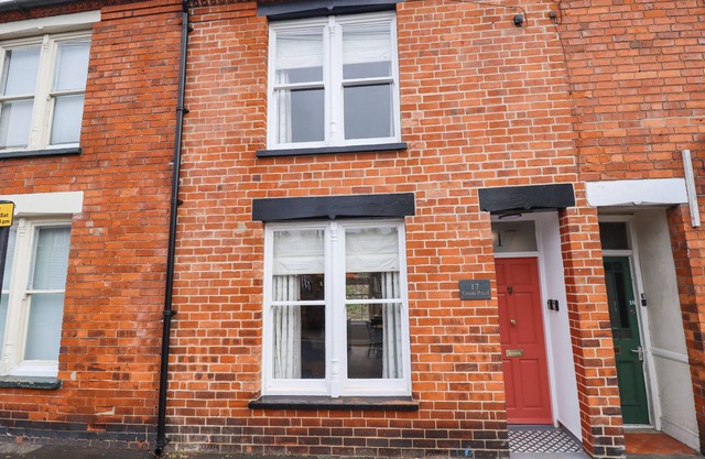 17 UNION ROAD HOUSE, with a garden in Lincoln