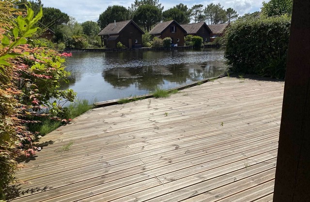 172 - Favorite chalet Hourtin Port - peace, nature, and the lake at your feet!