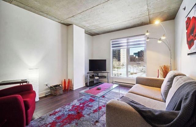 #172 Modern, Comfortable & Access to Terrace