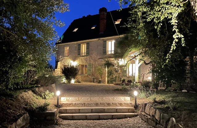 18th Century property 1h from Paris