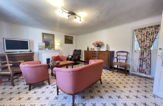 18th century village house 15 minutes from the beaches.nI