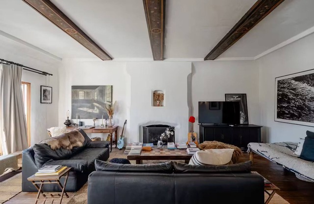 1924 Designer 2-bedroom Villa for Creatives in the Hollywood Hills