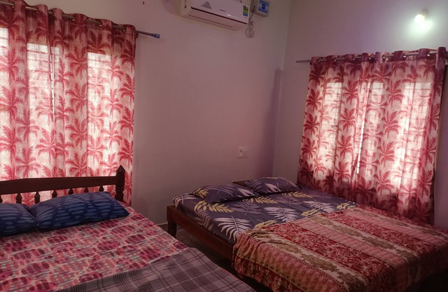 1AC Bedroom & Hall with Safe Parking