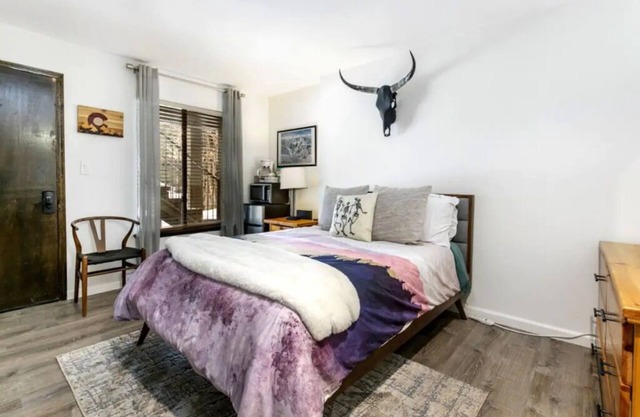 1BD/1BA at Beaver Creek West w/Private Skier Shuttle + Hot Tubs! Sleeps 2