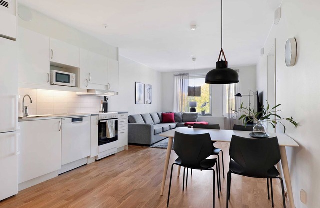 1BR Corporate Suite S