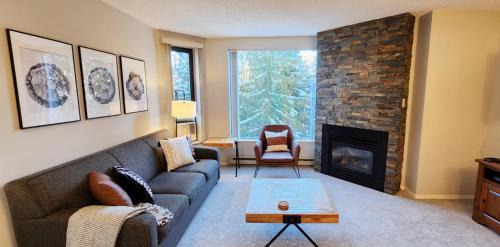 1BR Cozy Condo w Pool and Hot Tub by Harmony Whistler