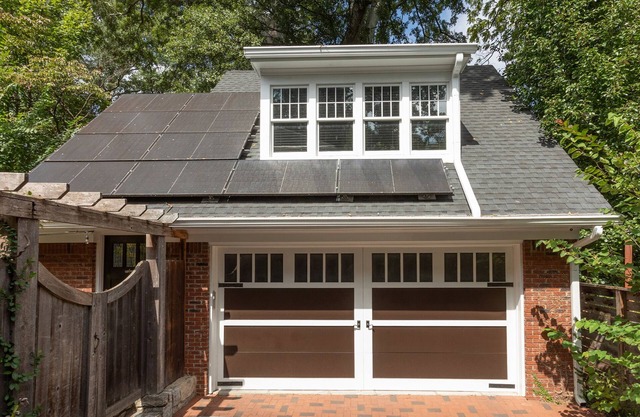 1BR Midtown Carriage House