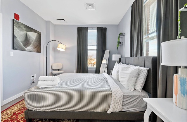 1BR Near Encore Boston 9803
