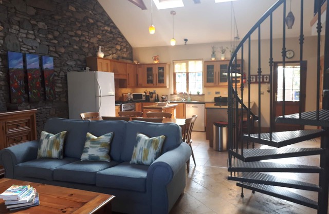 1st Class Cottage Location - Teach Mor at The Priory Killarney Courtyard